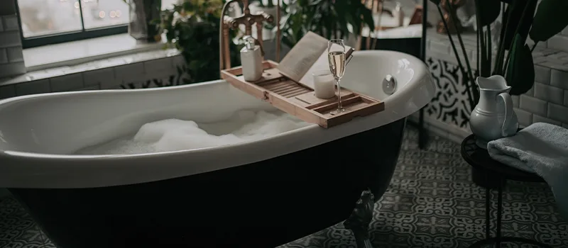 Full Bed Bathtub Replacement in Hamilton
